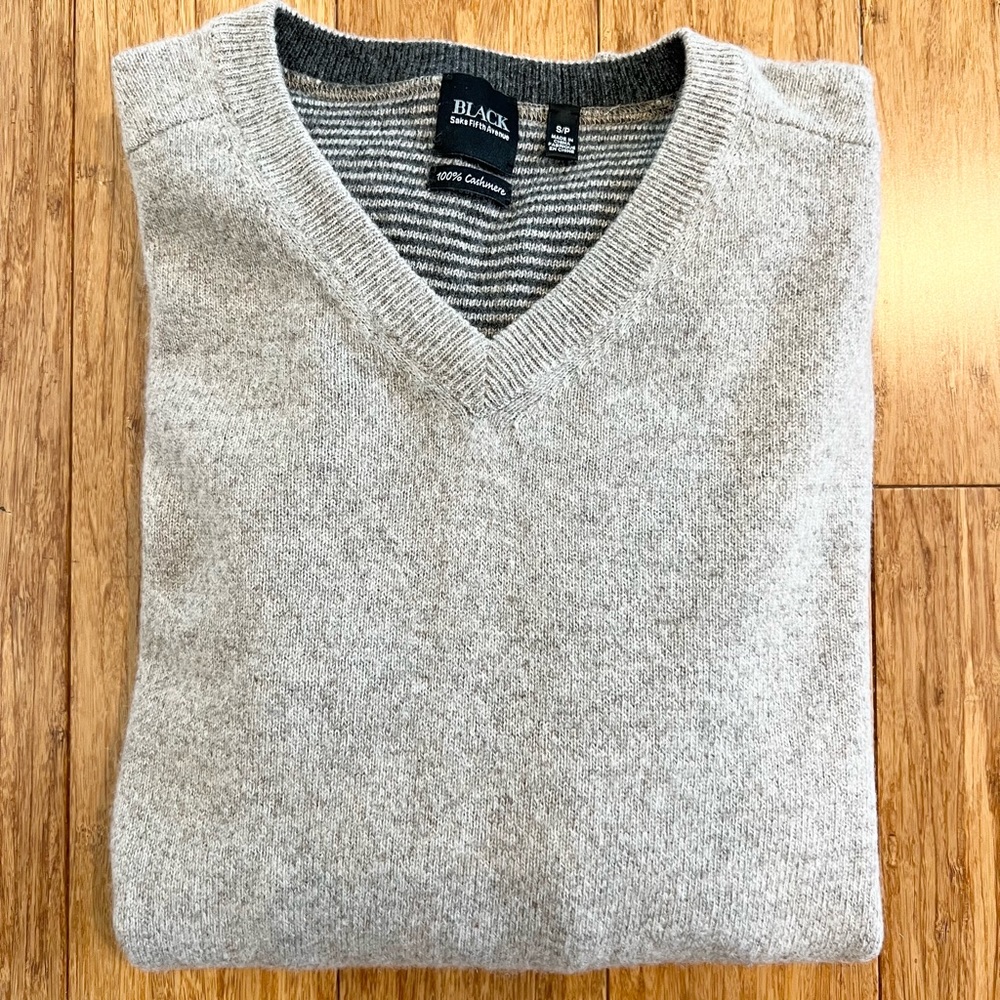 Mens Cashmere V-neck sweater Saks Black label